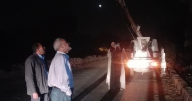 فرق صيانة لإعادة الكهرباء لأعمدة قرى جنوب إسنا بالأقصر