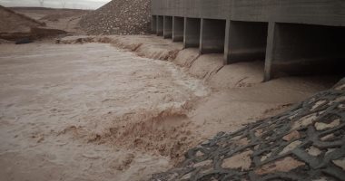 محافظ البحر الأحمر: رفع كفاءة الطرق المتضررة من آثار السيول خلال 24 ساعة