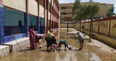 محافظ الجيزة: بدء تجفيف أعمدة الإنارة وشفط المياه بالشوارع الجانبية.. صور