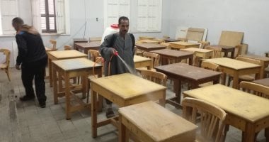 صور.. تعقيم كلية الهندسة بجامعة جنوب الوادى لمواجهة فيروس كورونا