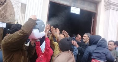 رش المساجد و المصلين ومحطة الاتوبيس والسيارات و تجمعات المواطنين لمواجهة كورونا بالدقهلية