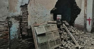 انهيار عقار بقرية الكوم الأخضر بمغاغة دون خسائر فى الأرواح.. صور