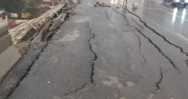 هبوط أرضى بمحور 26 يوليو اتجاه ميدان لبنان بسبب الطقس السيئ.. صور