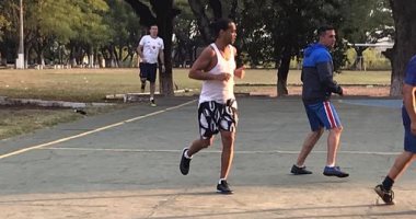 رونالدينيو يخسر مباراة فى السجن ضد قاتل وسارق