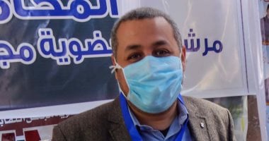 محامون يرتدون "كمامات" أثناء التصويت فى انتخابات النقيب وأعضاء المجلس..صور