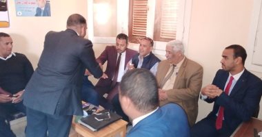 صور.. إقبال المحامين على التصويت بإنتخابات النقيب العام وأعضاء المجلس بالأقصر