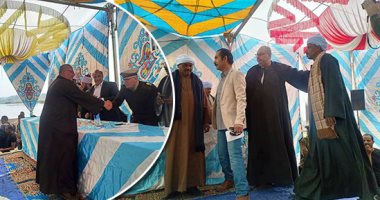 إخماد الفتنة بين "أولاد مخيمر وبدر" بأسيوط في الأشهر الحرم.. القيادات الأمنية ورجال الأزهر تشارك في الصلح ببني محمد.. ومبادرة "صعيد بلا ثأر" تؤكد: نكثف جهودنا للقضاء على عادة الثأر.. فيديو وصور