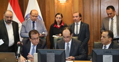 وزير التعليم العالى يتابع انتظام الدراسة بالجامعات من خلال التعليم عن بعد