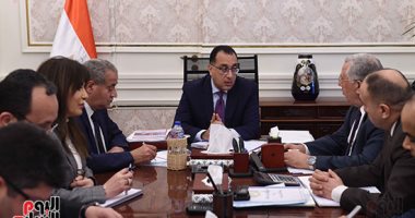 رئيس الحكومة: سنضرب بيد من حديد على محتكرى السلع ومن يرفع الأسعار دون مبرر