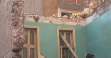 انهيار عقار قديم بالإسكندرية دون إصابات.. صور