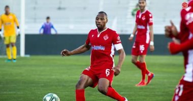 منافس الأهلي.. قائد الوداد ينفي إصابته بكورونا