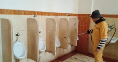 صور.. حملة تطهير وتعقيم المنشآت التعليمية لمواجهة فيروس كورونا بدمياط 
