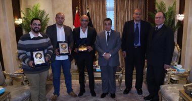 الداخلية تكرم أبطال مبادرات إنقاذ المواطنين ومساعدتهم فى الأمطار 