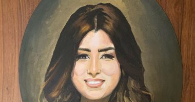 آيتن عامر توجه الشكر لـ"رسامة" أهدتها بورتريه لها ولزوجها.. صور