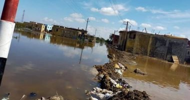 أهالى قرية قوتة بالفيوم يستغيثون بسبب غرقهم فى مياه الأمطار
