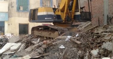 حملة مكبرة لإزالة المبانى والمنشأت الأيلة للسقوط بشوارع دمياط 