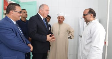 محافظ قنا: زائر واحد لكل مريض بجميع مستشفيات المحافظة 
