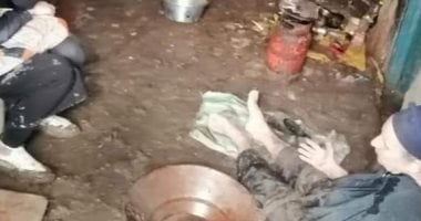 إنقاذ من التضامن يصل لمنزل عجوز كفيفة بالشرقية حولت الأمطار منزلها لبركة طينية