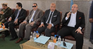 صور.. محافظ بنى سويف ومدير الأمن يشهدان قرعة الحج : 327 فائز من مختلف المدن