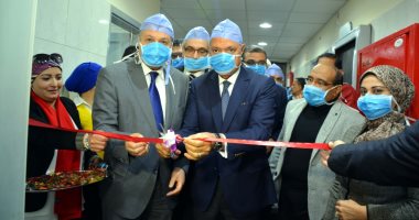 بالكمامات.. محافظ القليوبية ورئيس جامعة بنها يفتتحان وحدة قسطرة القلب بالمستشفى الجامعى