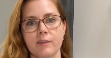 ايمى آدامز تتطوع لقراءة قصص للأطفال المتضررين من فيروس كورونا .. فيديو