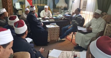 وكيل أوقاف الإسكندرية يجتمع بمديرى الإدارات لمتابعة تأمين المساجد من الكورونا.. صور
