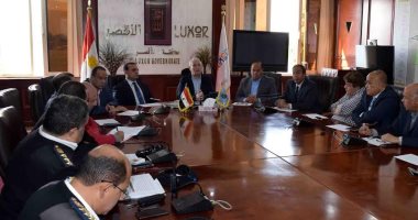 محافظ الأقصر يجتمع بقيادات السياحة لمتابعة خطة عدم مغادرة المنشآت 14يوما