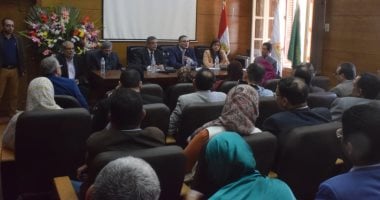 رئيس جامعة بنها: اتاحة المقررات الدراسية إلكترونيًا لطلاب الكليات المختلفة