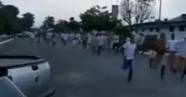 "الفوضى سيد الموقف".. شاهد لحظة هروب نزلاء 4 سجون بالبرازيل خوفا من كورونا