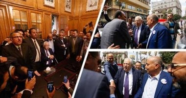 المحامون يستقبلون رجائى عطية بالورود والحلوى عقب إعلانه نقيب رقم 26.. ويهتفون: "الليلة عيد.. عندنا نقيب جديد".. و"عطية" يصدر أول 3 قرارات.. ويؤكد: سنفعل القيادة الجماعية..ولست ضد تنقية الجداول.. فيديو وصور