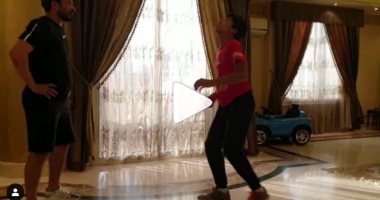سيد معوض يشارك نجله في استعراض المهارات بتحدي البقاء في المنزل ضد كورونا