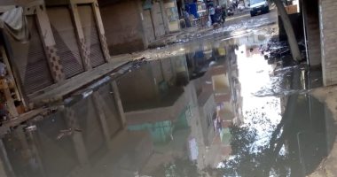 أهالى عرب الساحة بالحوامدية يشكون غرق شوارع القرية بمياه الصرف الصحى