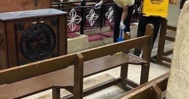 مبادرة شبابية لتطهير المساجد والكنائس للحد من العدوى بقرية عرابة بسوهاج