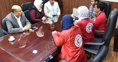 صور.. محافظة مطروح تستعين بالمتطوعين للتوعية بـ "كورونا" وأعمال التعقيم
