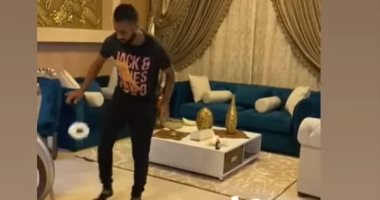 حسام عاشور يشارك في تحدي البقاء المنزل ويدعو محمد صلاح وآجاي والحاوي