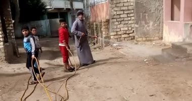 صور.. شباب أبوشميس بالشرقية يعقمون المدارس والمساجد والمنازل والشوارع