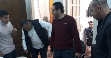 فيديو وصور.. جهاز حماية المستهلك يضبط وكرا بالقليوبية لتصنيع كحوليات مغشوشة