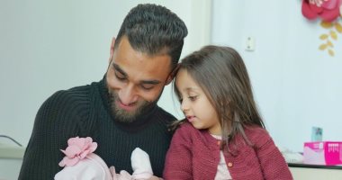 الأهلي يهنئ عمرو السولية بمولودته "صوفيا".. صور