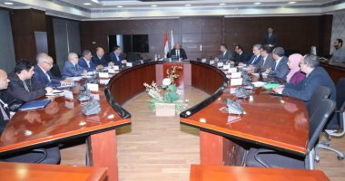 وزير النقل: توريد أول قطار أسبانى ضمن الصفقة الجديدة مارس 2021