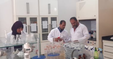 معامل شركة مياه الأقصر تعلن تجهيز مستلزمات وقائية ومطهرات كحولية 
