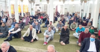 تباعد المصلين فى صلاة الجمعة للوقاية من فيروس كورونا