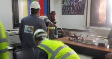 تعقيم مبنى قناة الصعيد وإذاعة شمال الصعيد بالمنيا لمواجهة كورونا.. صور