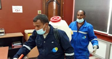 شركة مياه قنا تنظم حملة تطهير للمساجد والمنشأت العامة.. صور