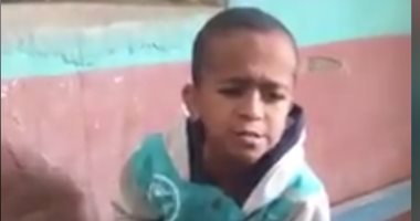 "يا كورونا مالك ومالنا".. الطفل الأسوانى يتحدى الفيروس بأغنية جديدة (فيديو)