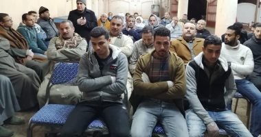 شباب "طنط الجزيرة" بالقليوبية يدشنون مبادرة لتعقيم الأماكن العامة بالقرية