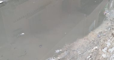 أهالى قرية ميت شماس يناشدون المسئولين بكسح مياه المطر بالجيزة.. صور