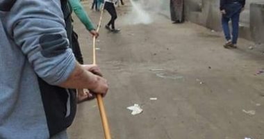 قارئ يشارك بصور لتعقيم المساجد والشوارع بقرية الغابة في الشرقية ضد كورونا