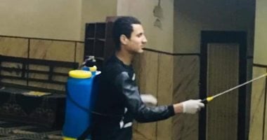 صور .شباب قليوب يعقمون شوارعهم ضد الكورونا ..وتوزيع أكياس مطهرات وكلور على الأهالى