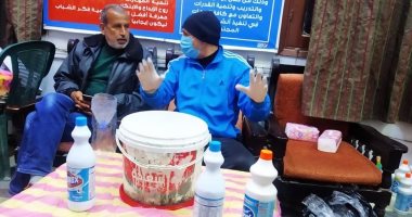 مركز شباب 6 أكتوبر بالعريش ينفذ مبادرة توفير أدوات تطهير بالمجان 
