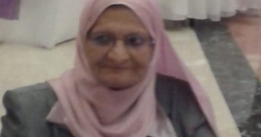 قارئ لوالدته بمناسبة عيد الأم: "كل سنة وانتى معانا يا ست الكل"